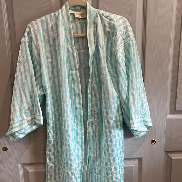 Victoria’s Secret Robe - Picture 7 of 8